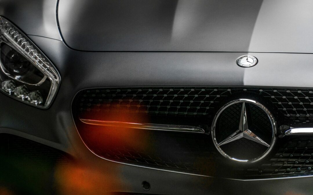 Mercedes Service in Gilbert: Dealership vs. Independent Mechanic – Which is Right for You?